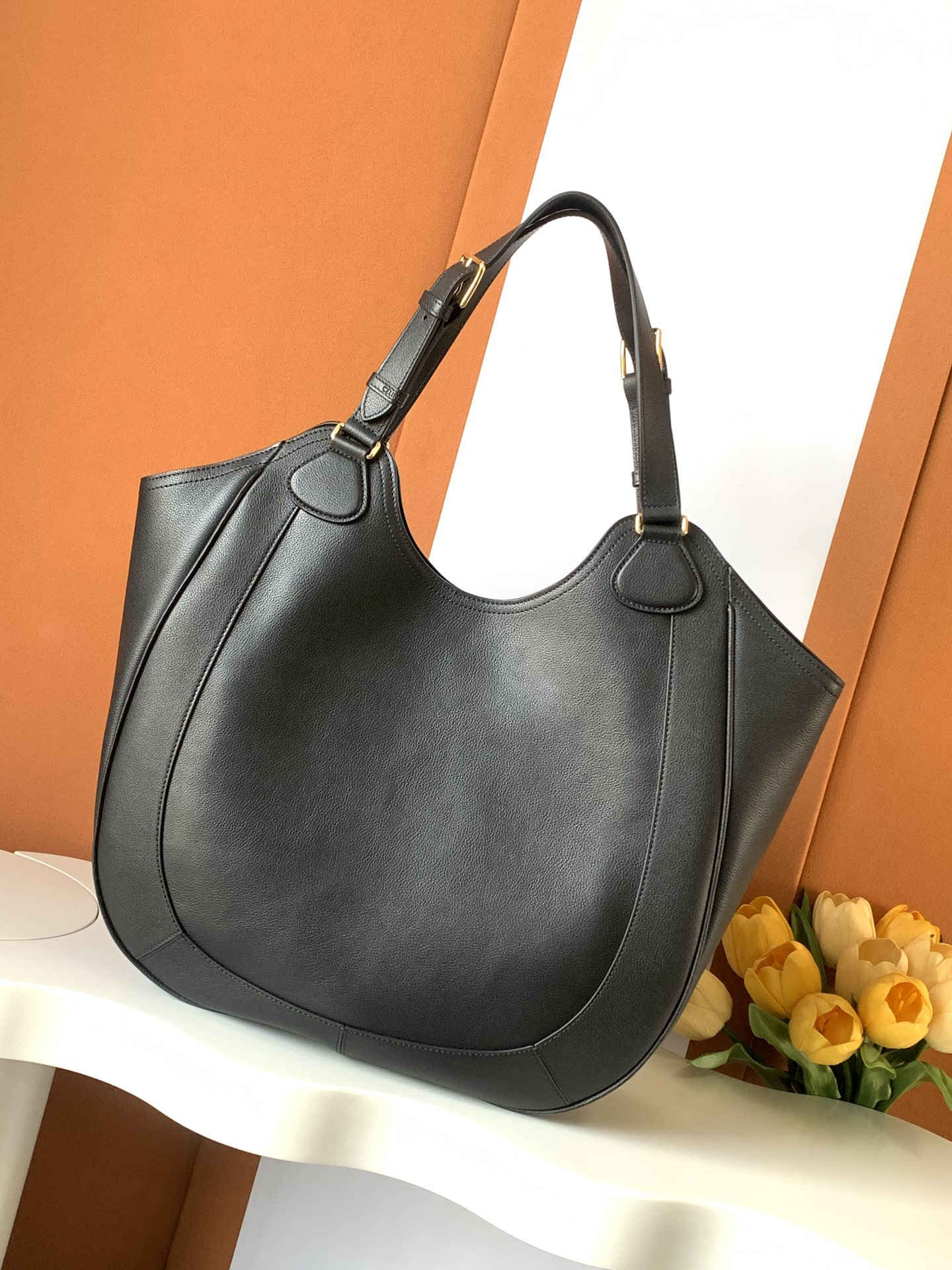 Quiet Luxury Minimalist Hobo B - Luxury Bags Old Money recension och pris
