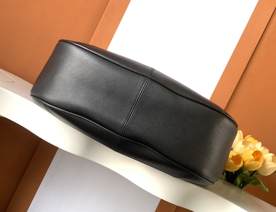 Quiet Luxury Minimalist Hobo B - Luxury Bags Old Money recension och pris