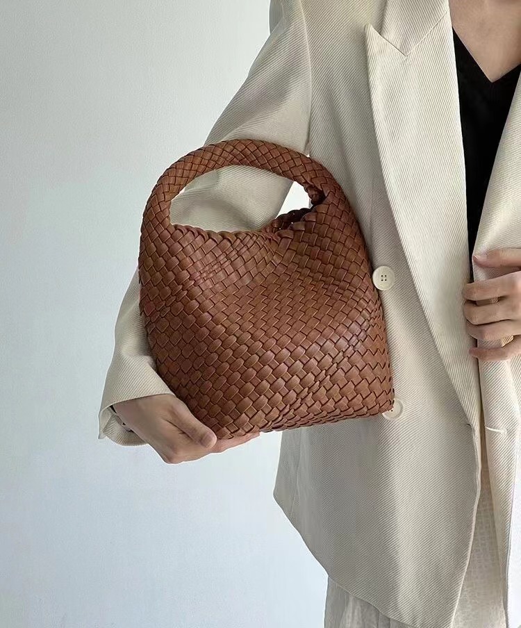 Designer luxury bag Woven tote - Luxury Bags Price recension och pris