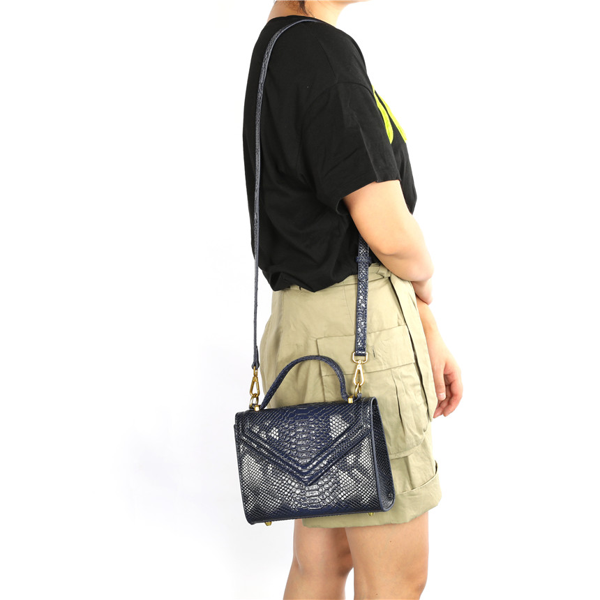 Dubai Women New Snake Pattern  - Luxury Bags In Dubai recension och pris