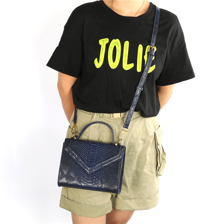 Dubai Women New Snake Pattern  - Luxury Bags In Dubai recension och pris