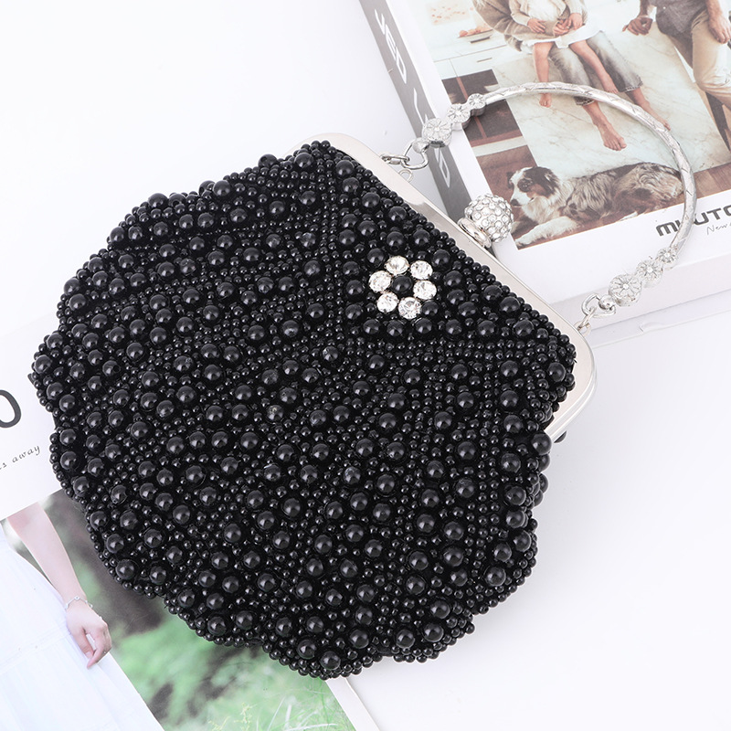 Luxury Scalloped Pearl Clutch  - Luxury Bags Direct recension och pris