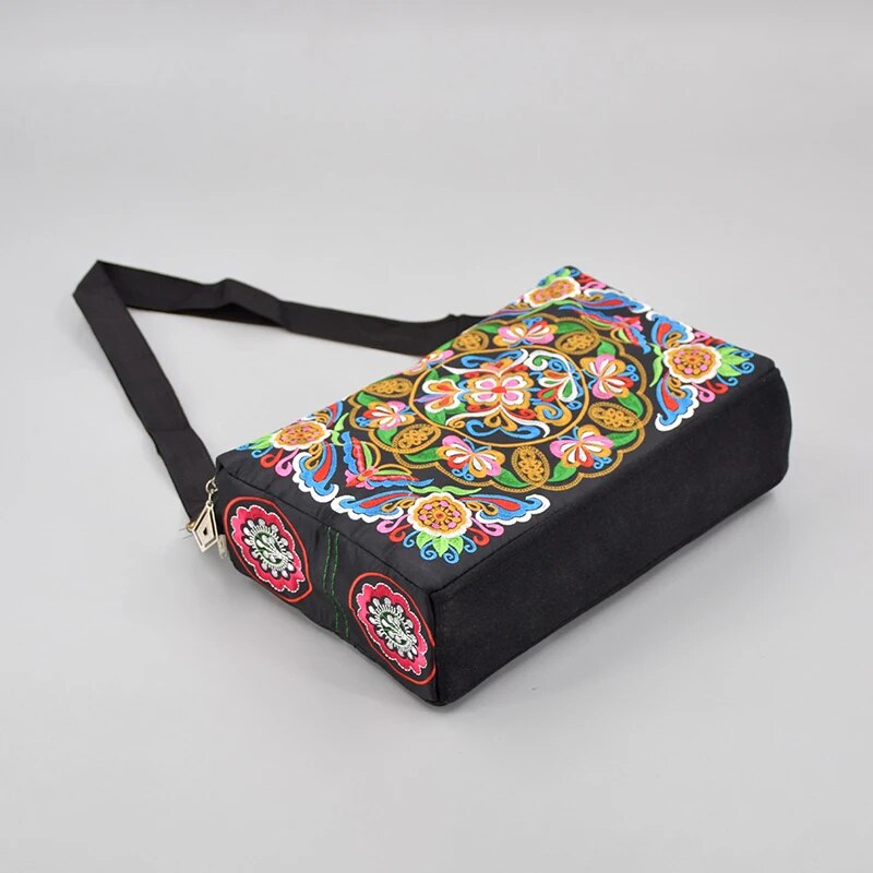Women's Embroidered Flowers Ny - Luxury Bags Big recension och pris