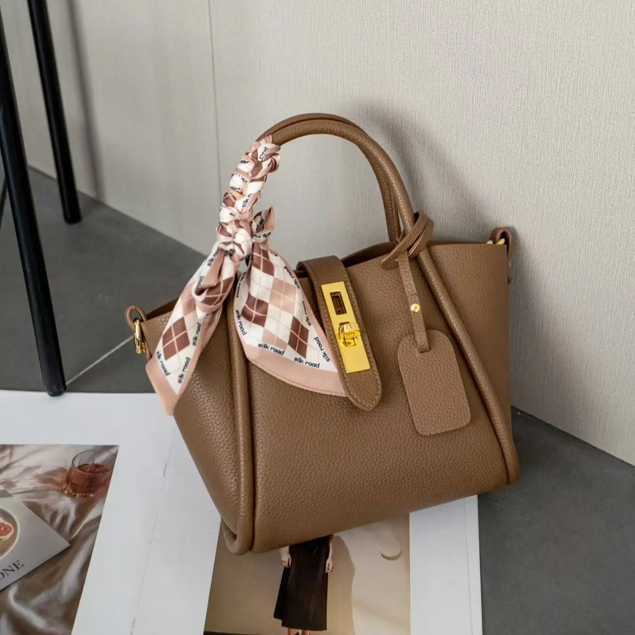 Hot Sell Fashion Versatile Gen - Luxury Bags To Sell recension och pris